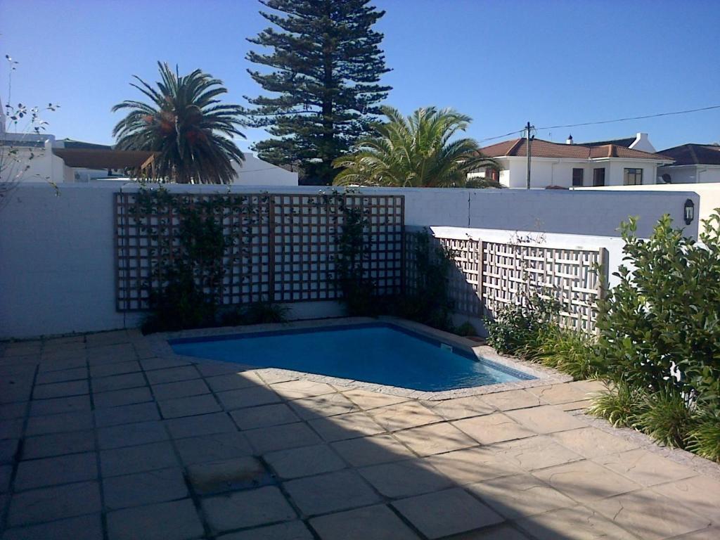 Kenjockity Self Catering Apartments Hermanus Exterior photo